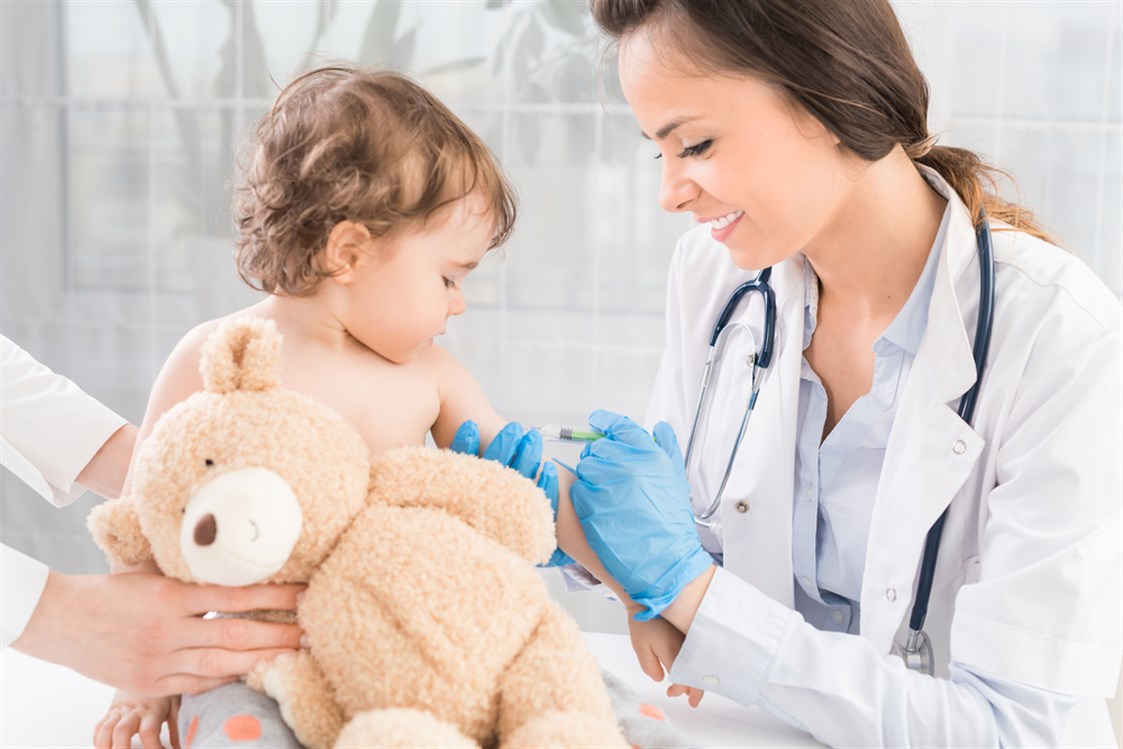 كيف أسهّل تطعيم طفلي